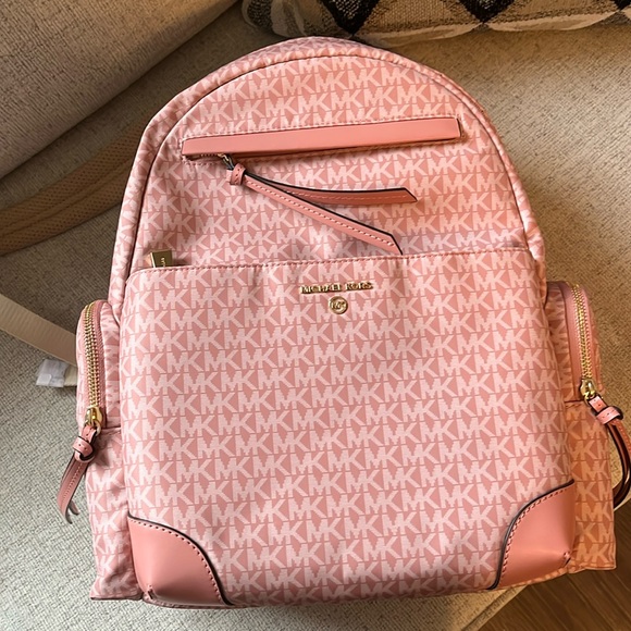 Pink Michael Kors lg backpack 🌸 - Picture 1 of 7
